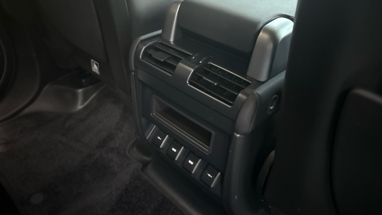 Land Rover Defender 2.0 D240 SE 110 5dr Auto Diesel Estate